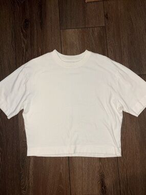 abercrombie cropped boxy tee!